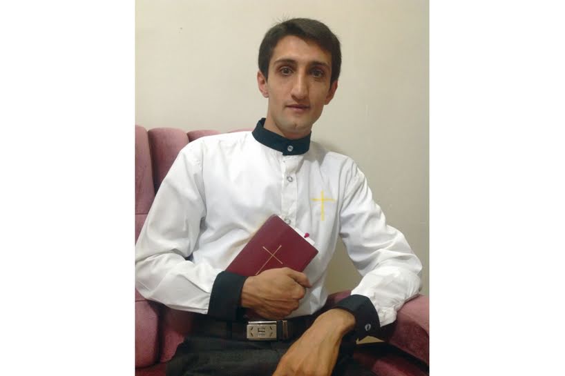 IbrahimFiruzi-Thanh niên trẻ người Iran Hồi giáo bị năm năm tù vì trở lại đạo Kitô