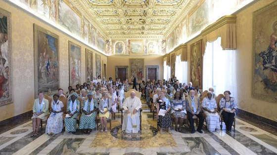 big-pope-tiep kien-gap go